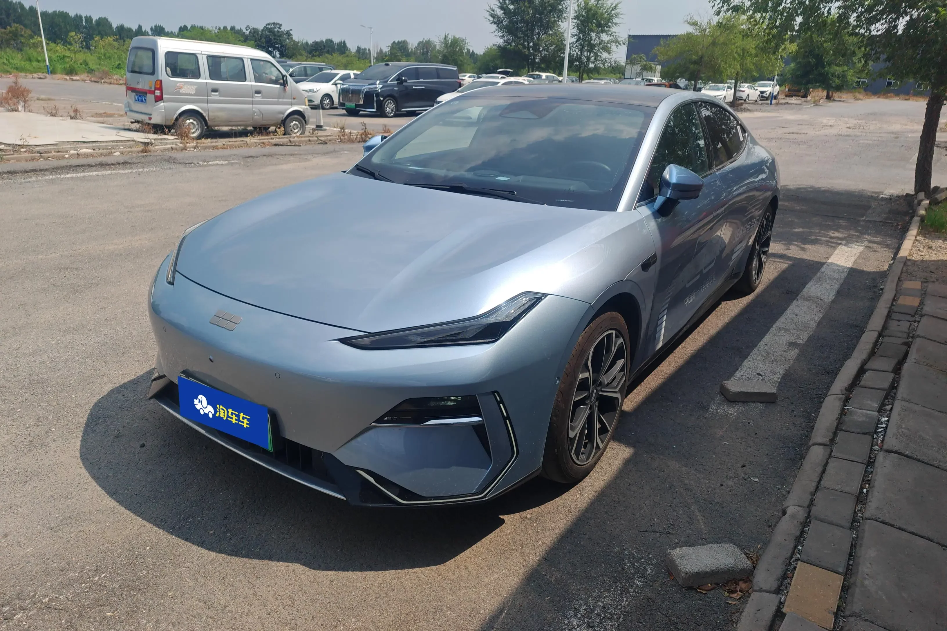Geely Galaxy E8