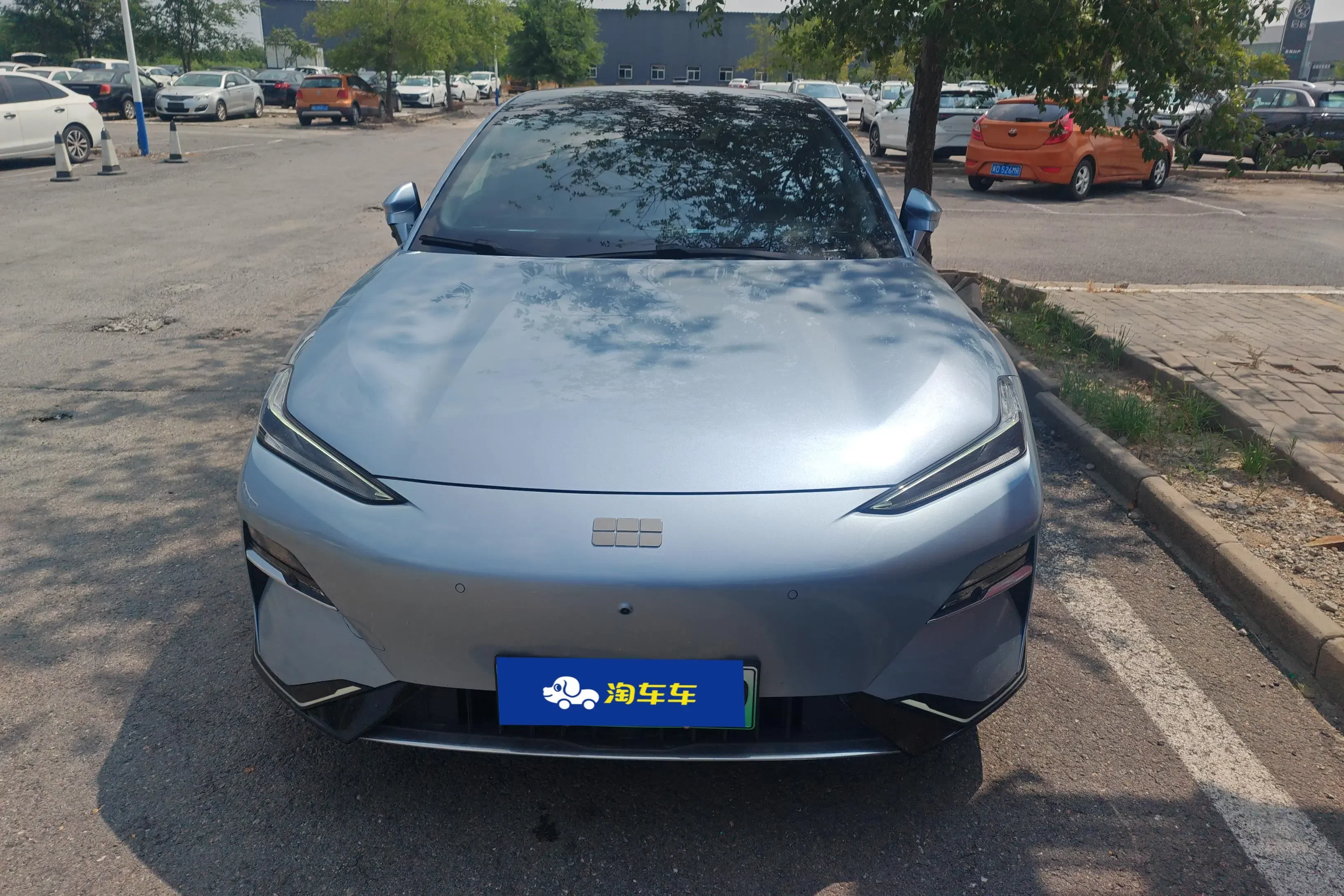 Geely Galaxy E8