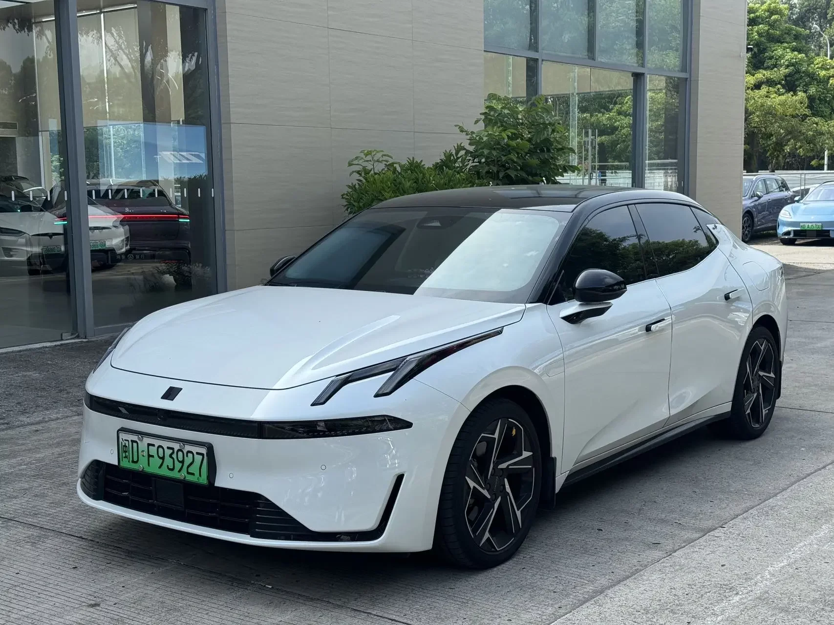 Lynk & Co 07 EM-P
