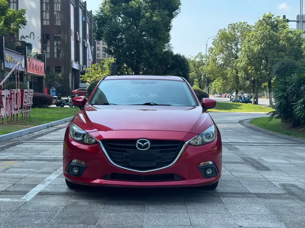 Mazda Axela (3)