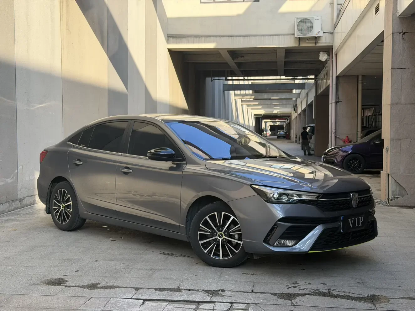 Roewe i5