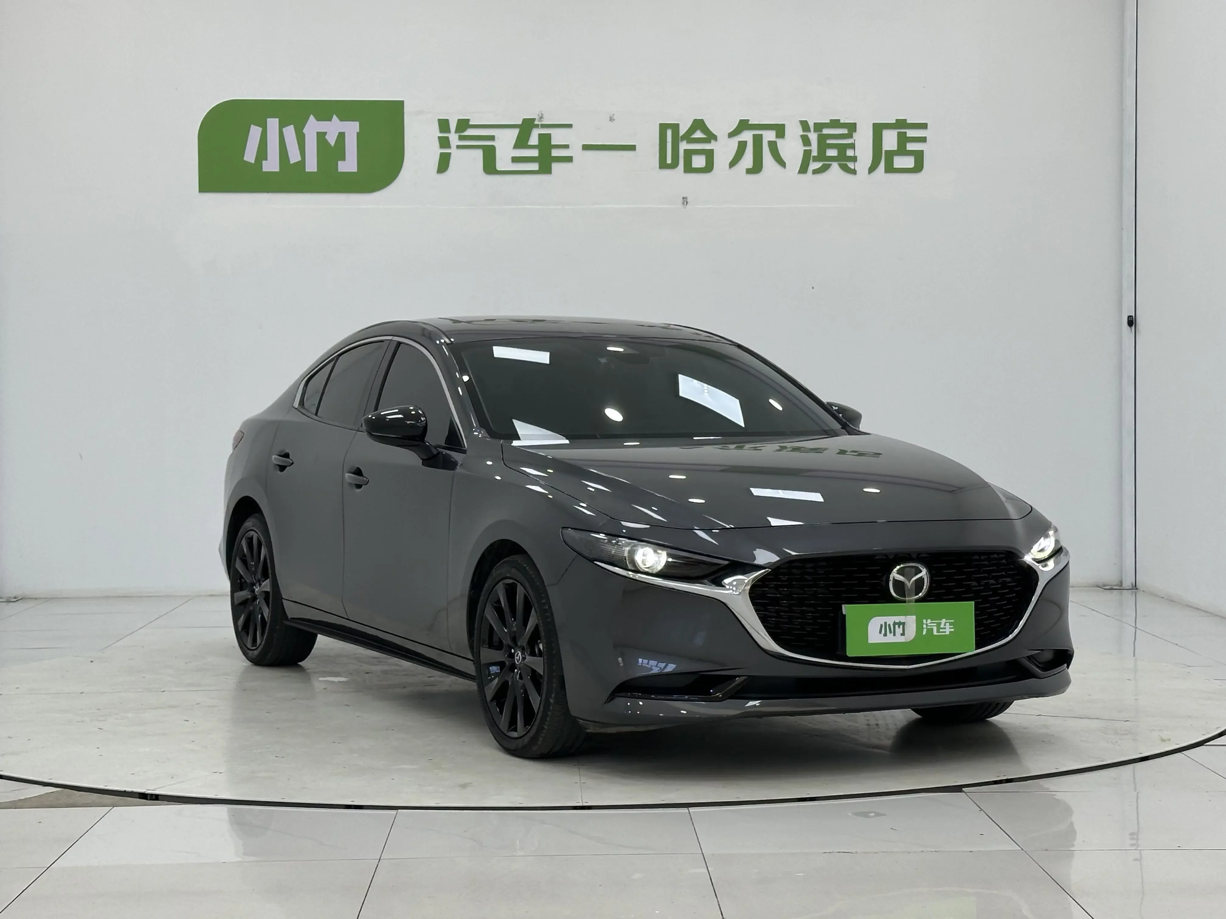 Mazda Axela (3)