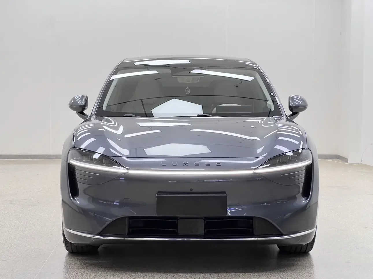 Luxeed Zhijie R7