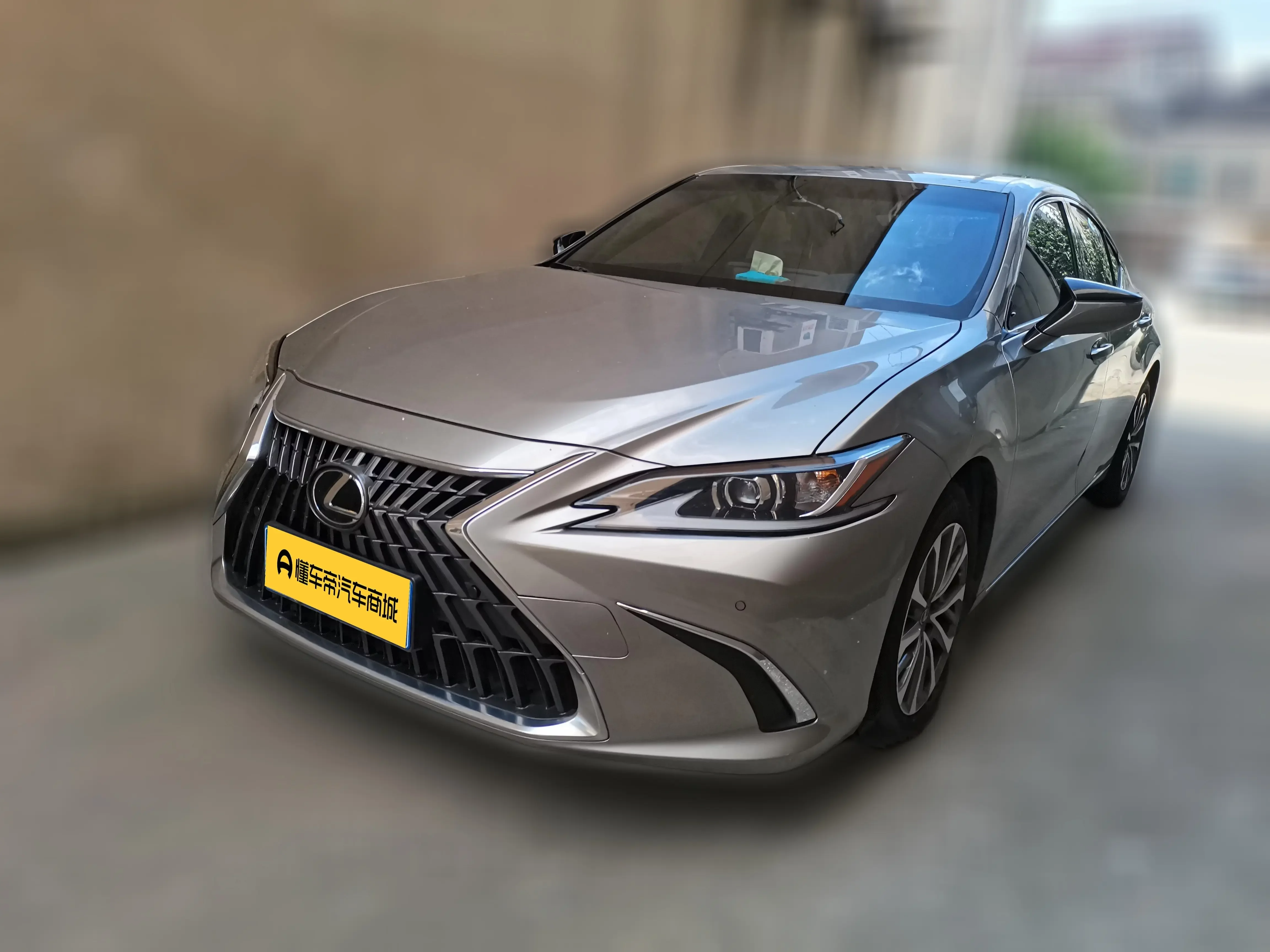 Lexus ES