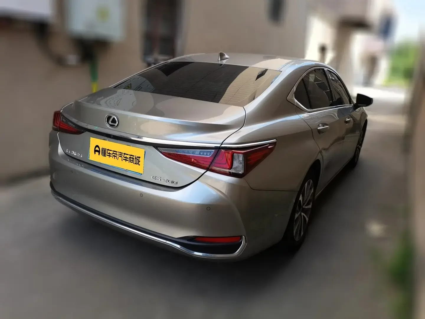 Lexus ES