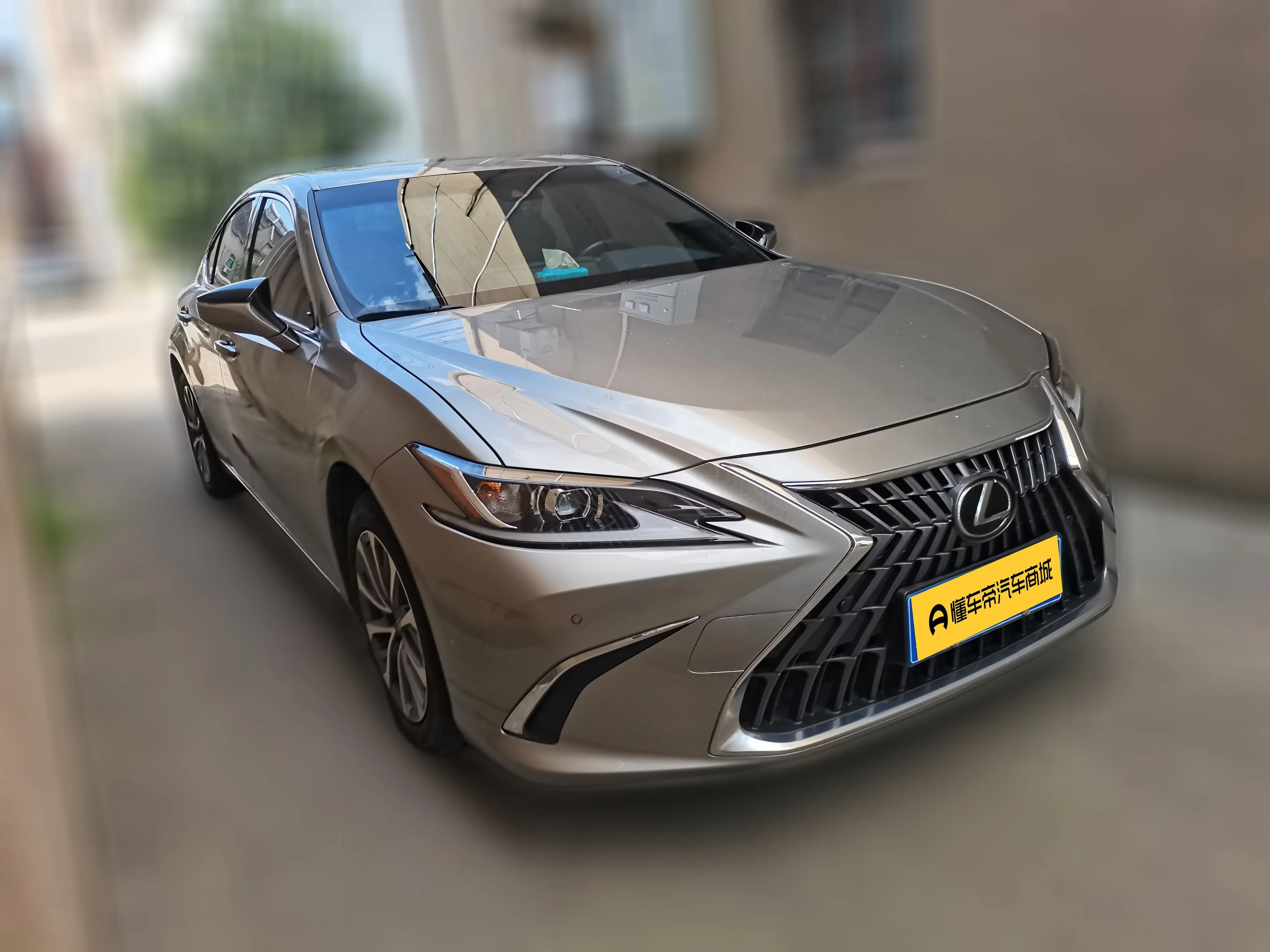 Lexus ES