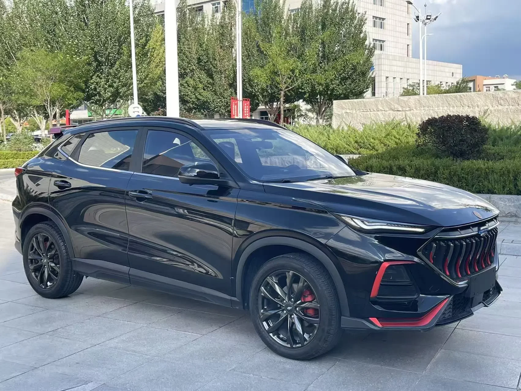 Oshan Changan Auchan X5