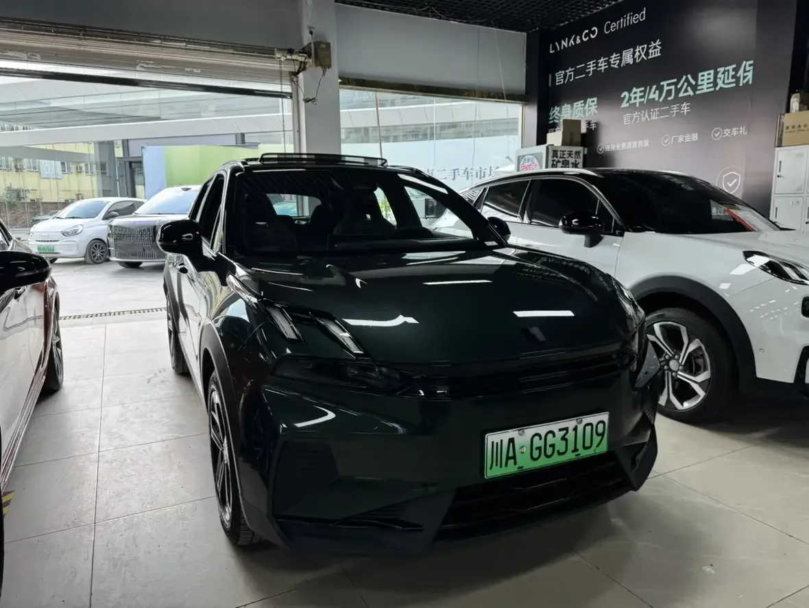 Lynk & Co 06 EM-P