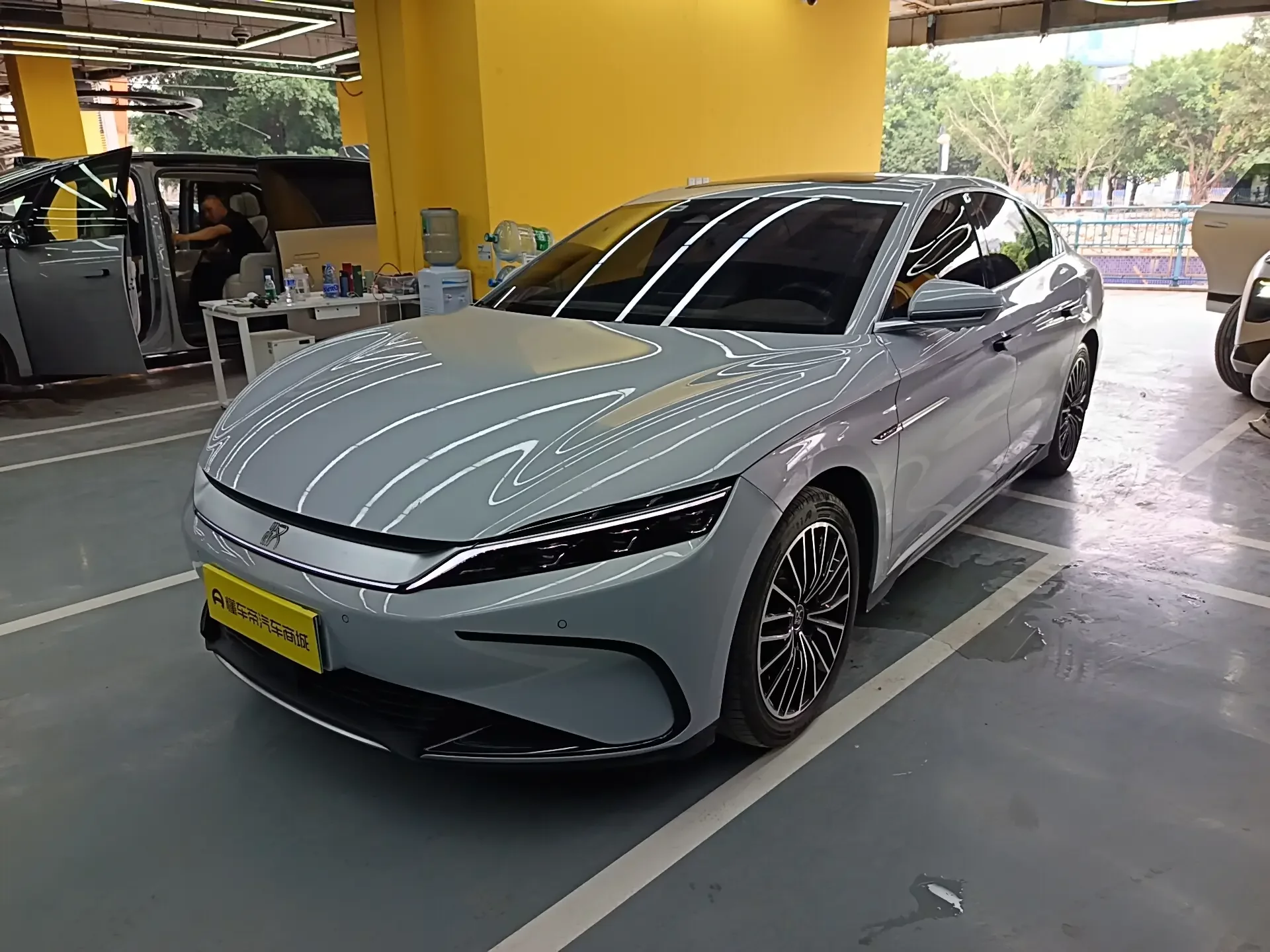 BYD Han EV