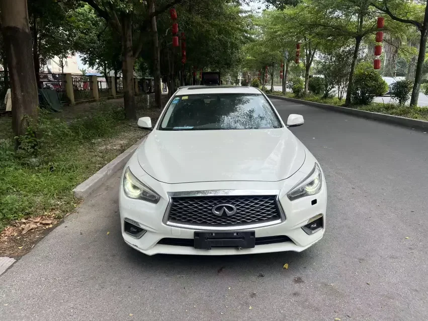 Infiniti Q50L
