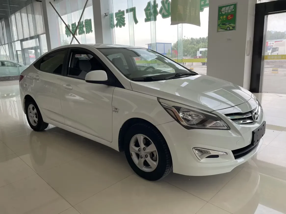 Hyundai Verna (Rena)