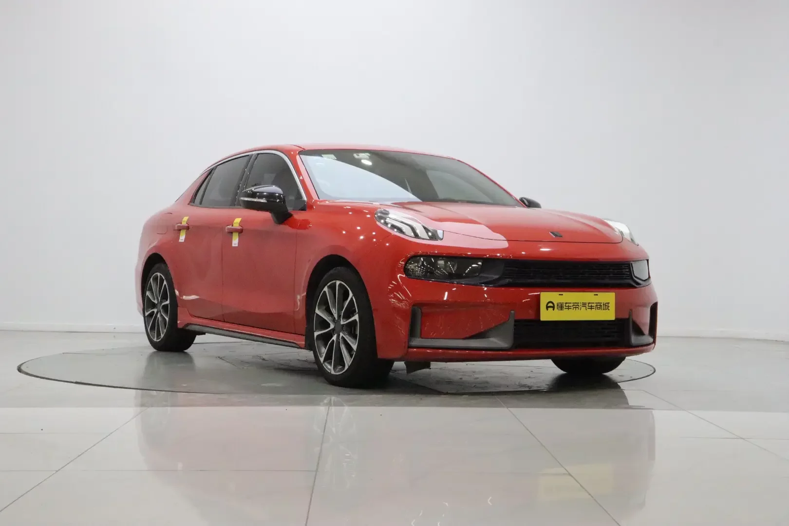 Lynk & Co 03