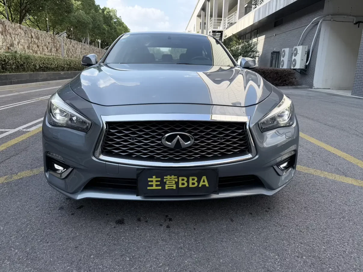 Infiniti Q50L