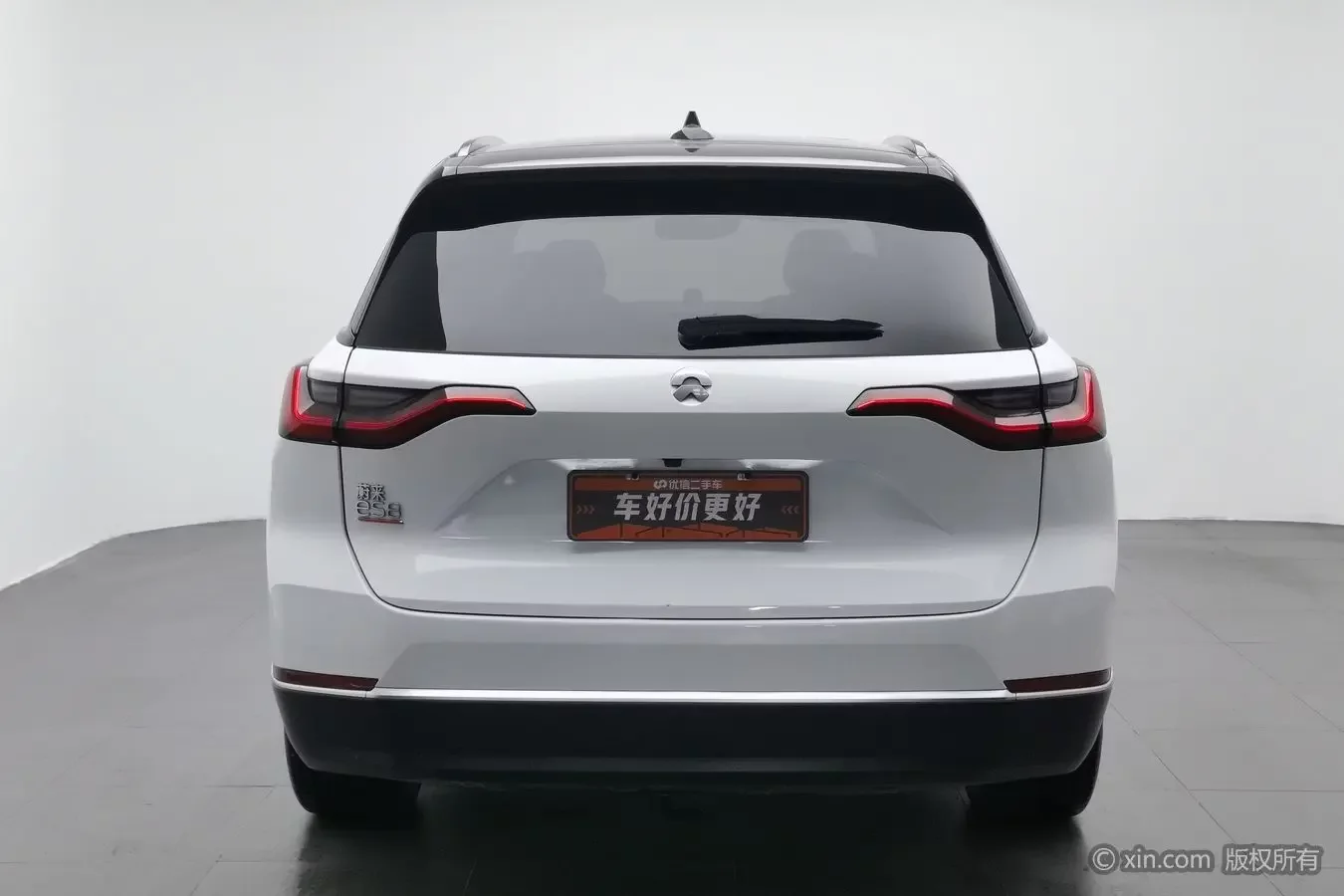 NIO ES8