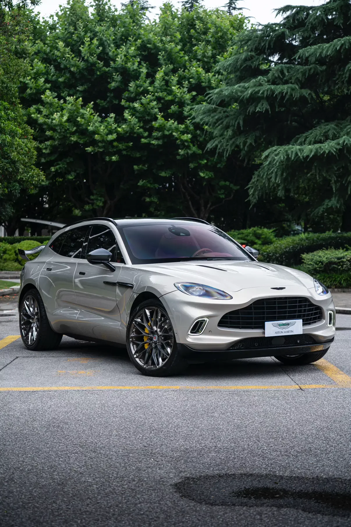 Aston Martin DBX