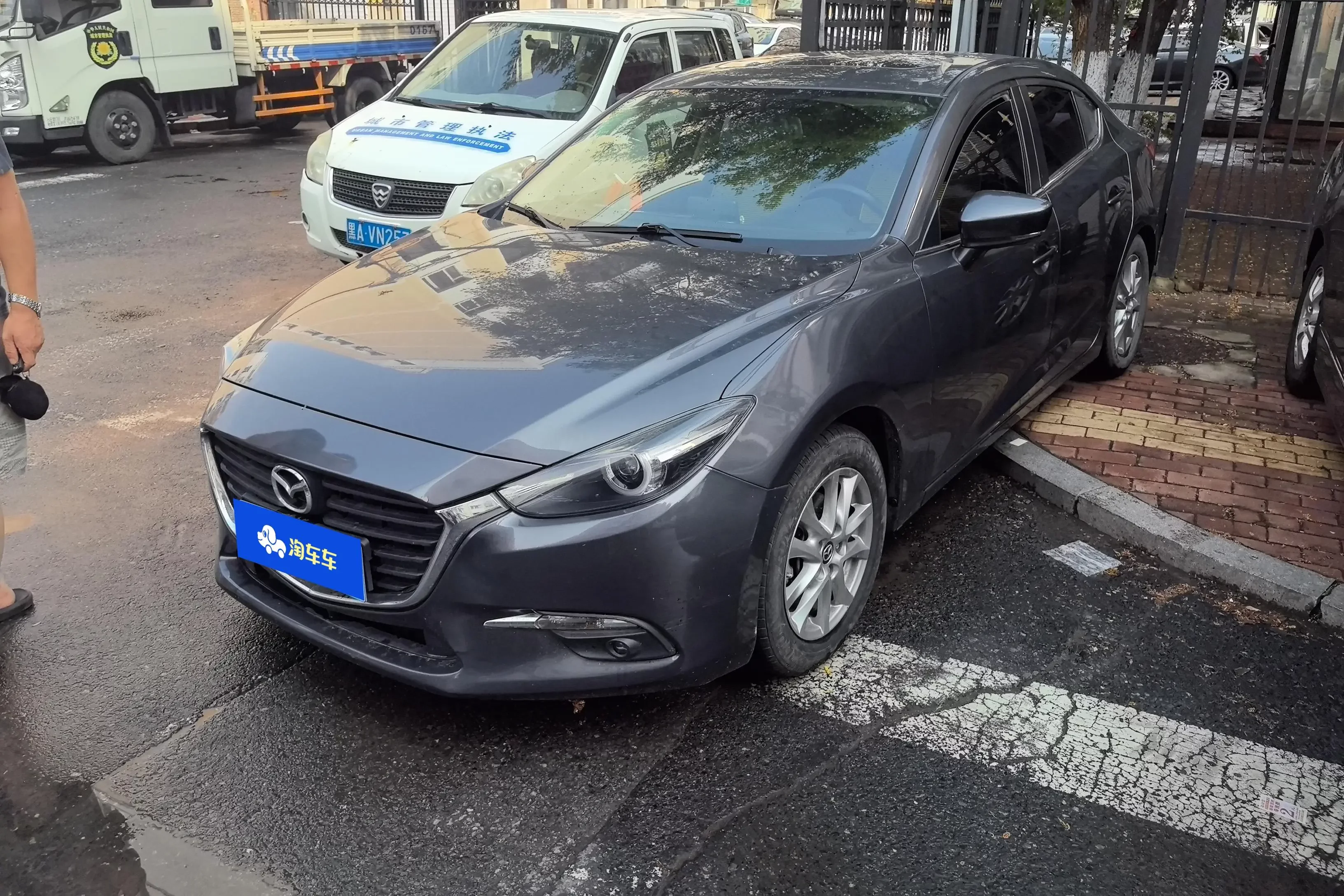 Mazda Axela (3)
