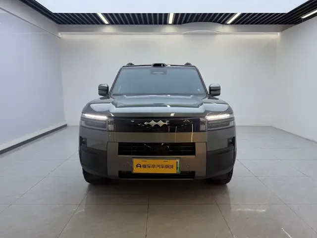 BYD Leopard Titanium 7 PHEV