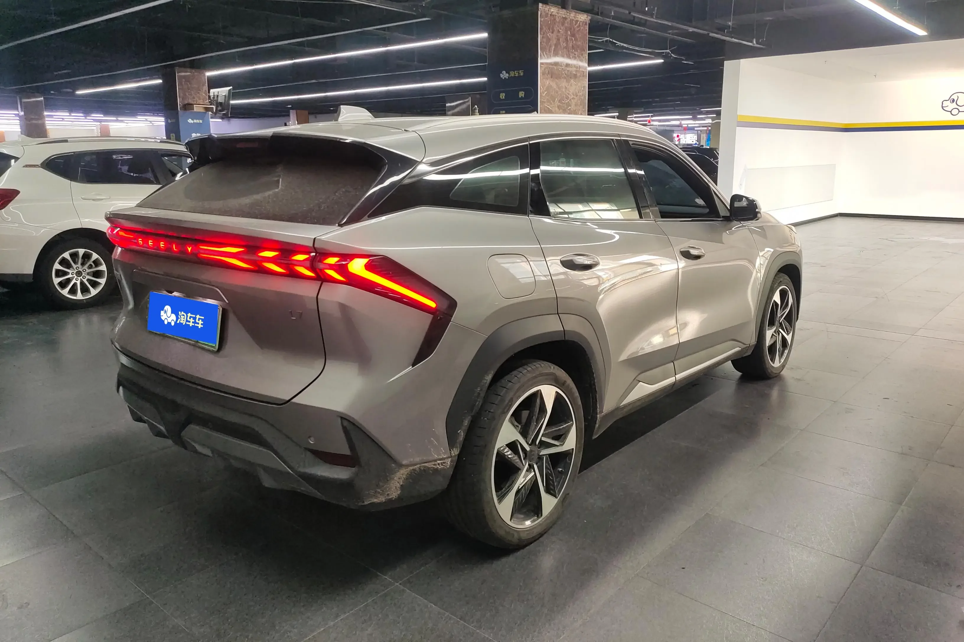 Geely Galaxy L7