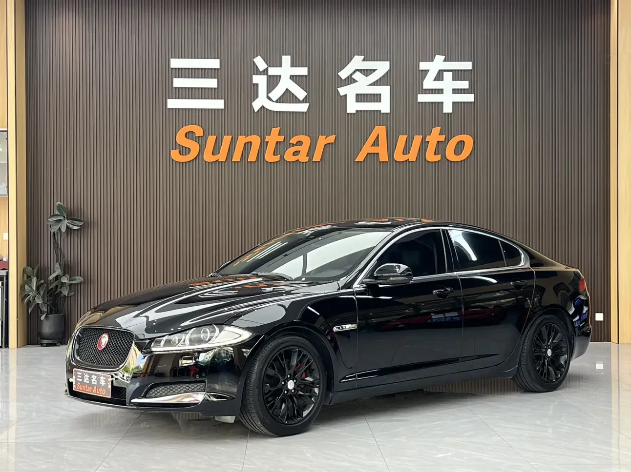 Jaguar XF