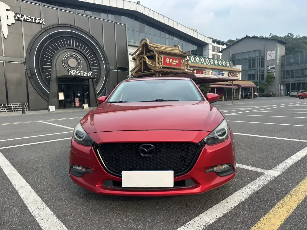 Mazda Axela (3)