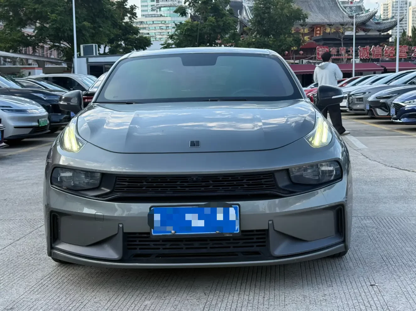 Lynk & Co 03