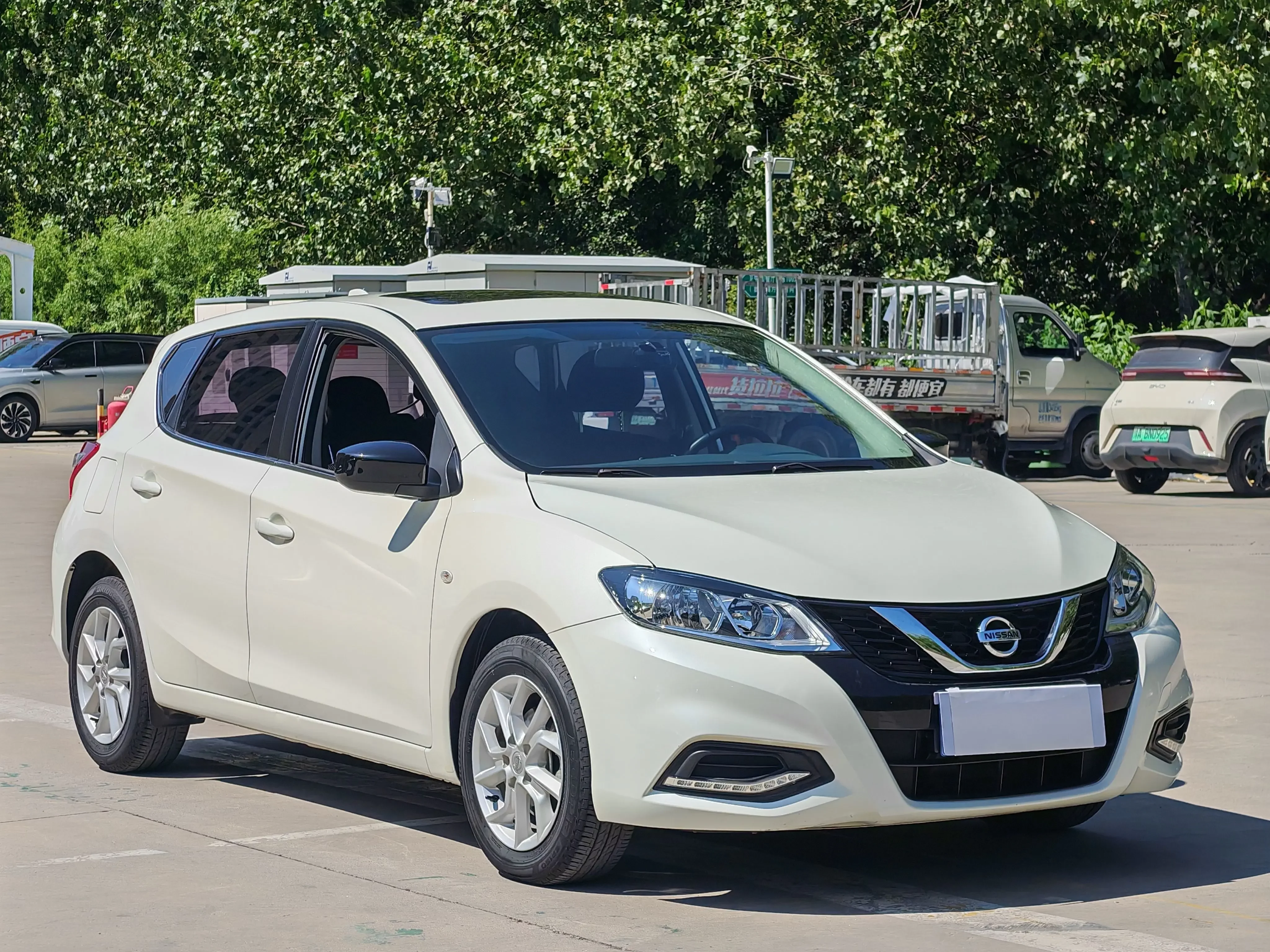 Nissan Tiida