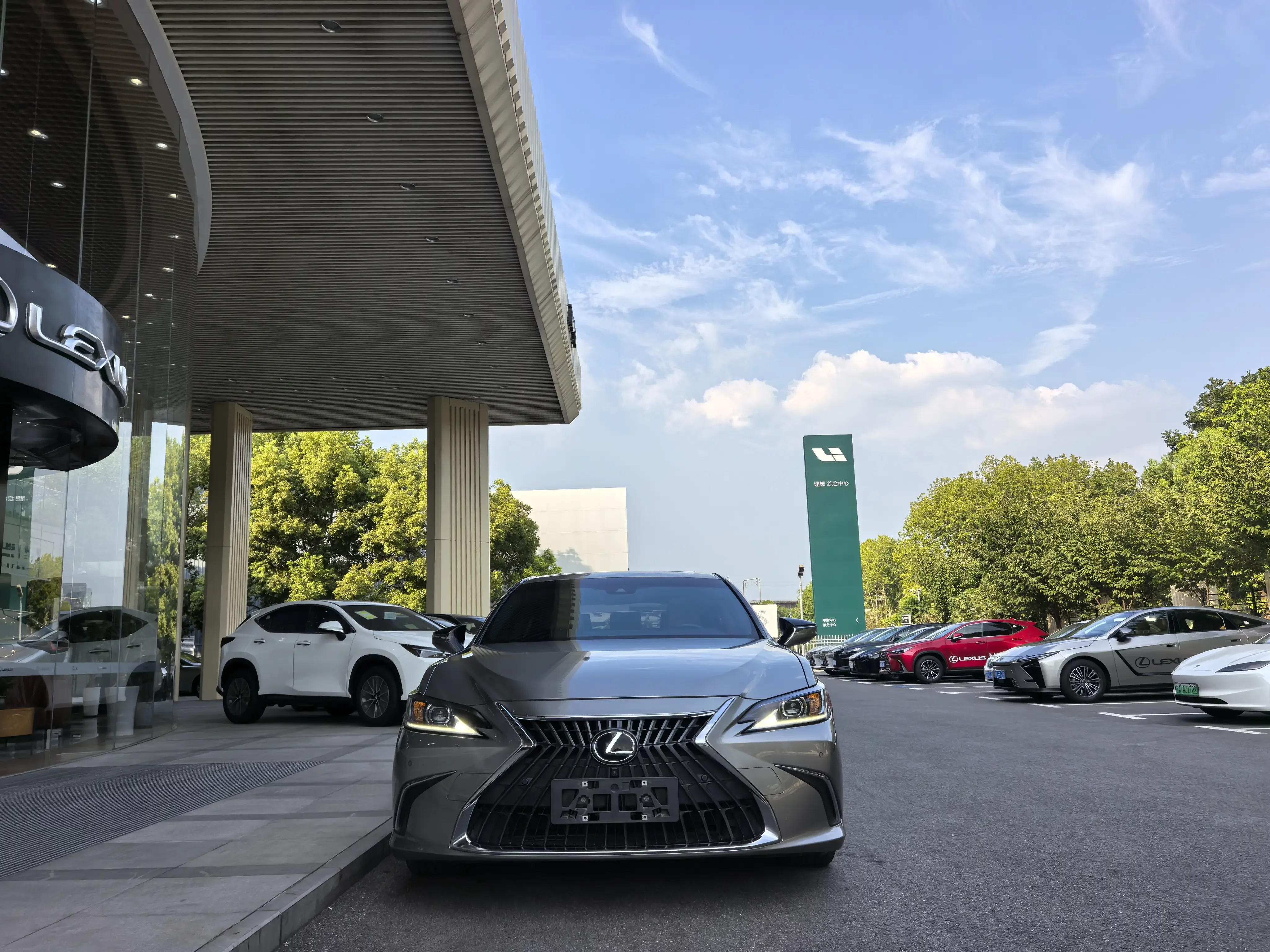 Lexus ES