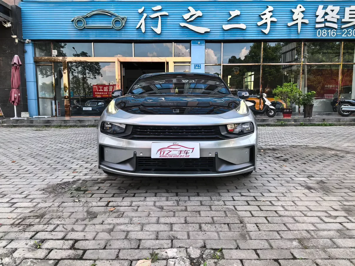 Lynk & Co 03