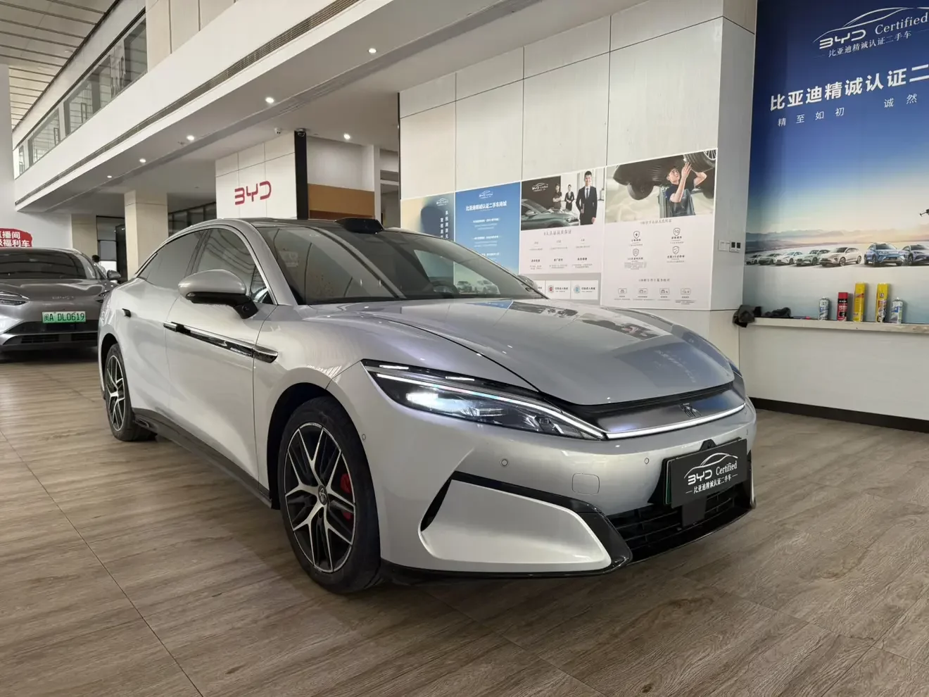 BYD Han L EV