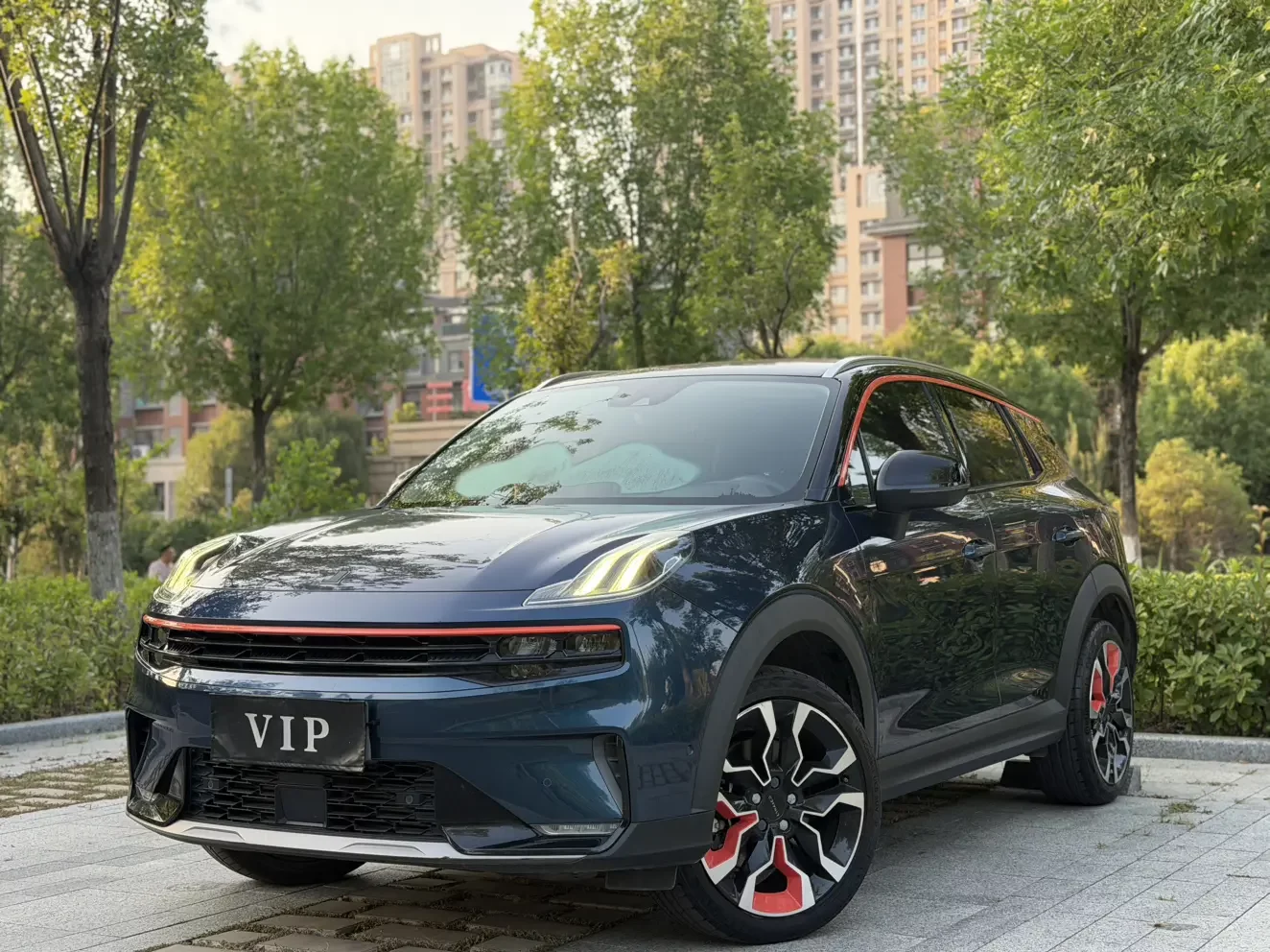 Lynk & Co 06