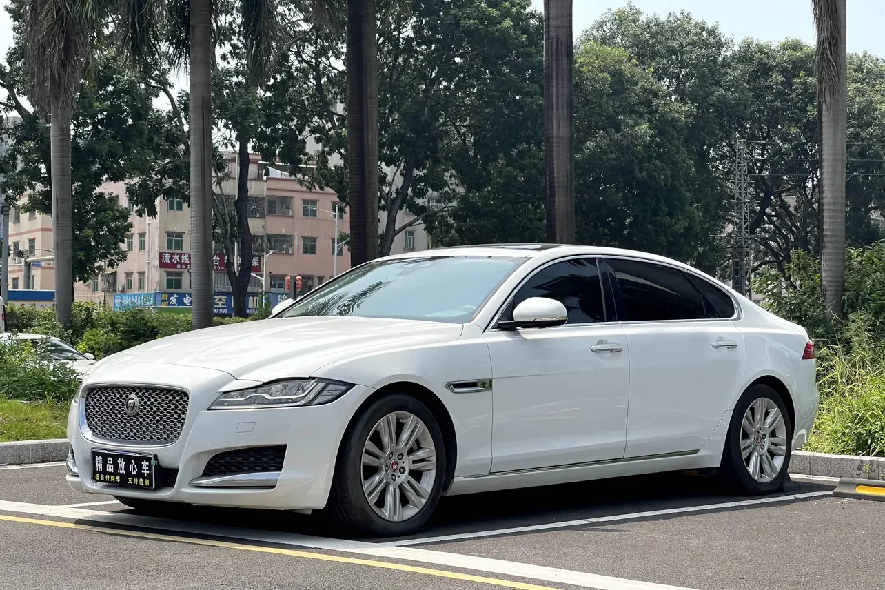 Jaguar XFL