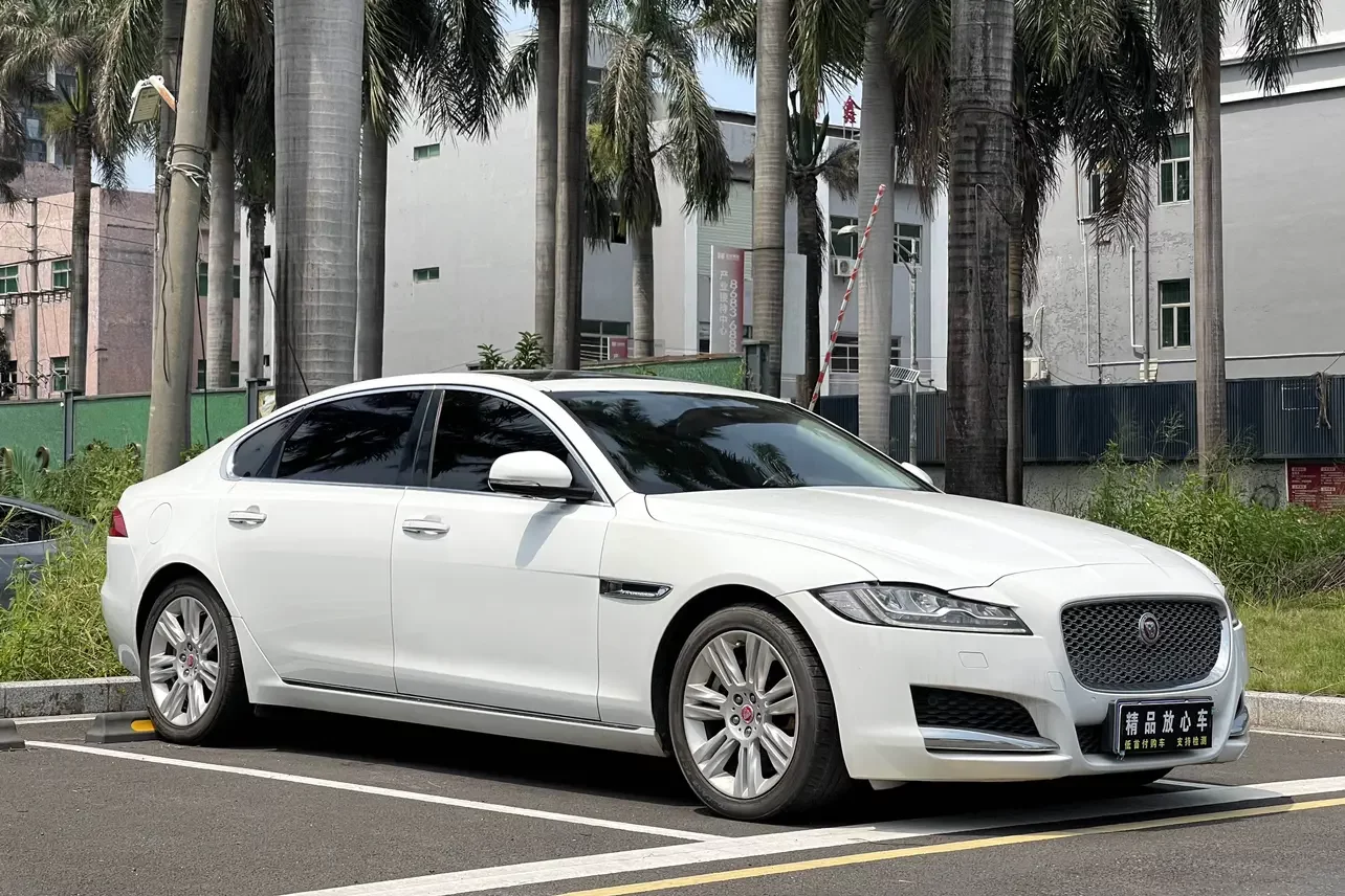 Jaguar XFL
