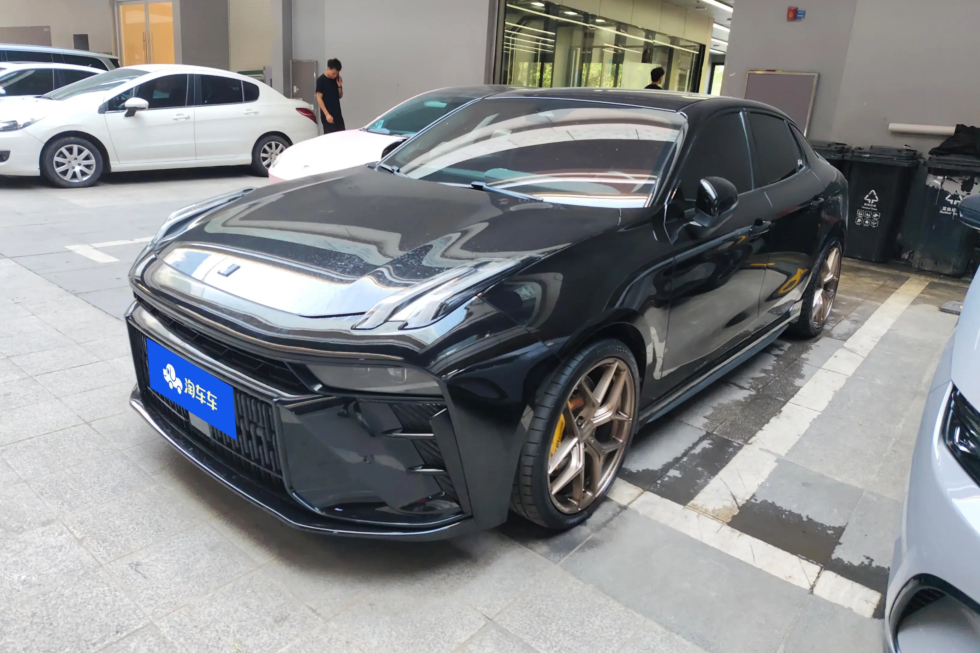 Lynk & Co 03