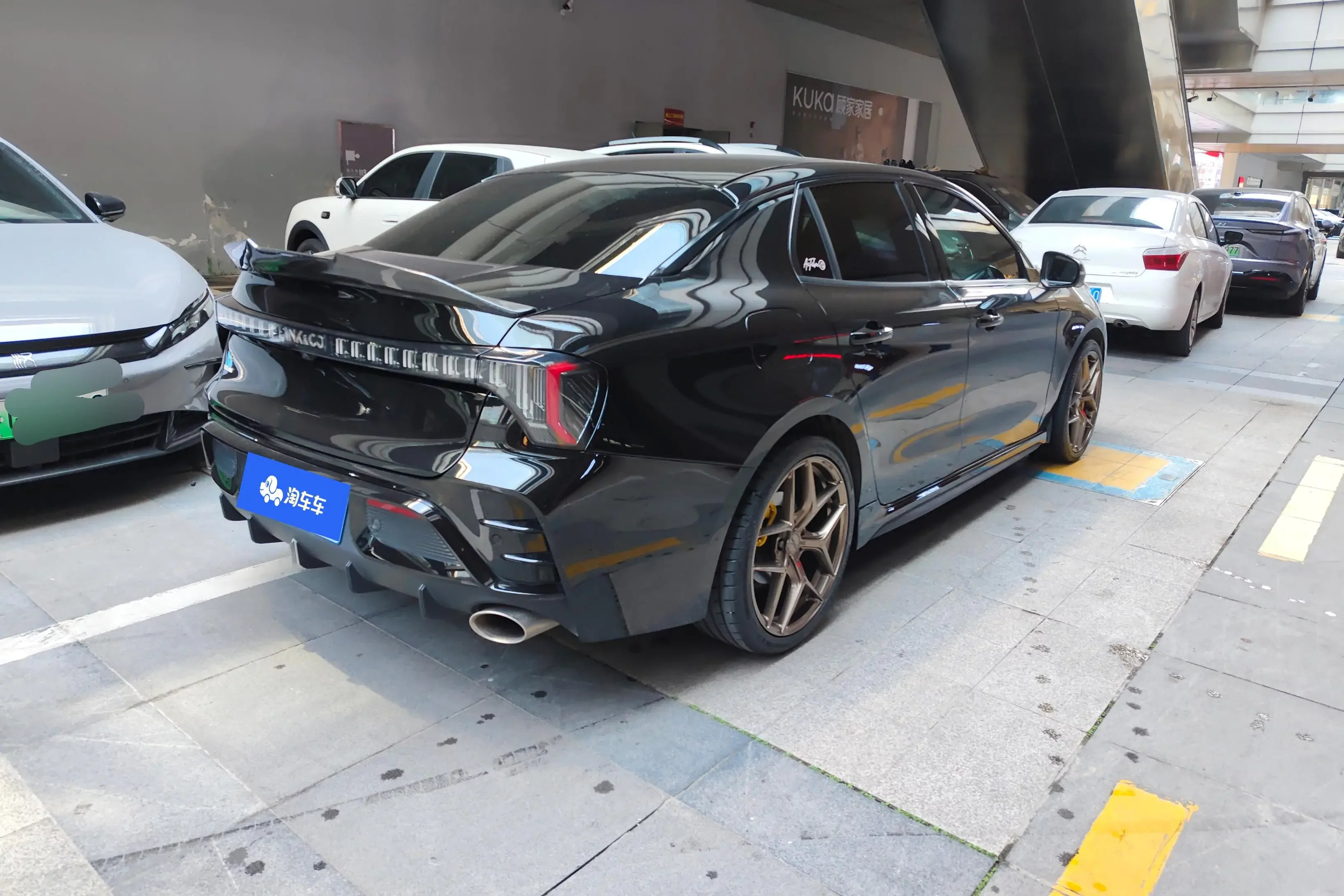 Lynk & Co 03