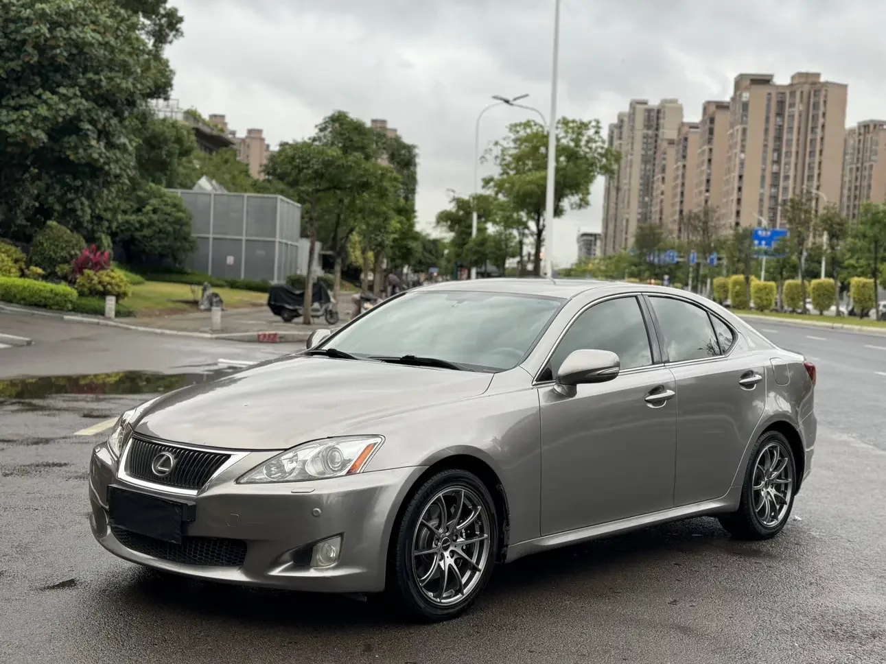 Lexus IS