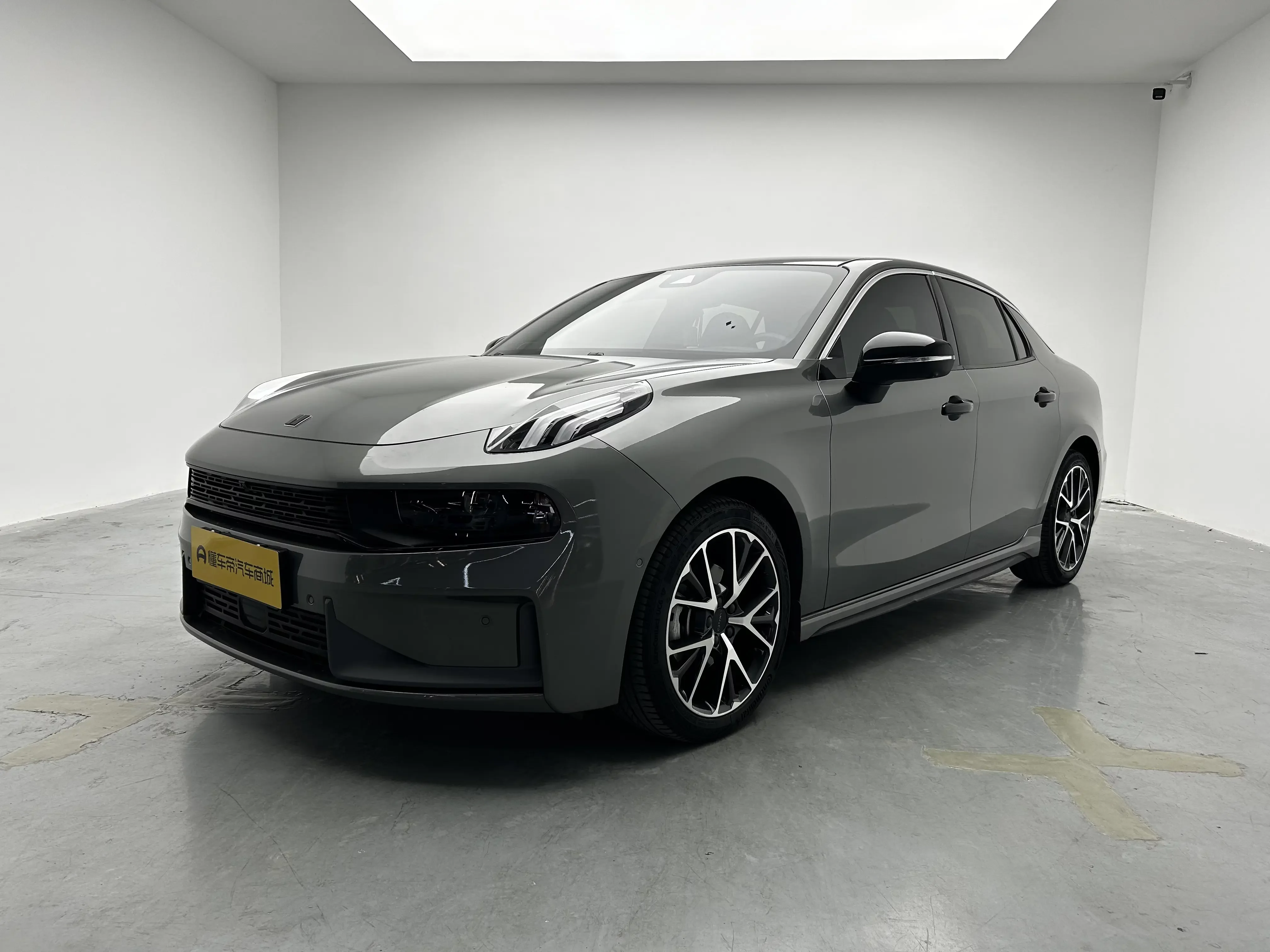 Lynk & Co 03