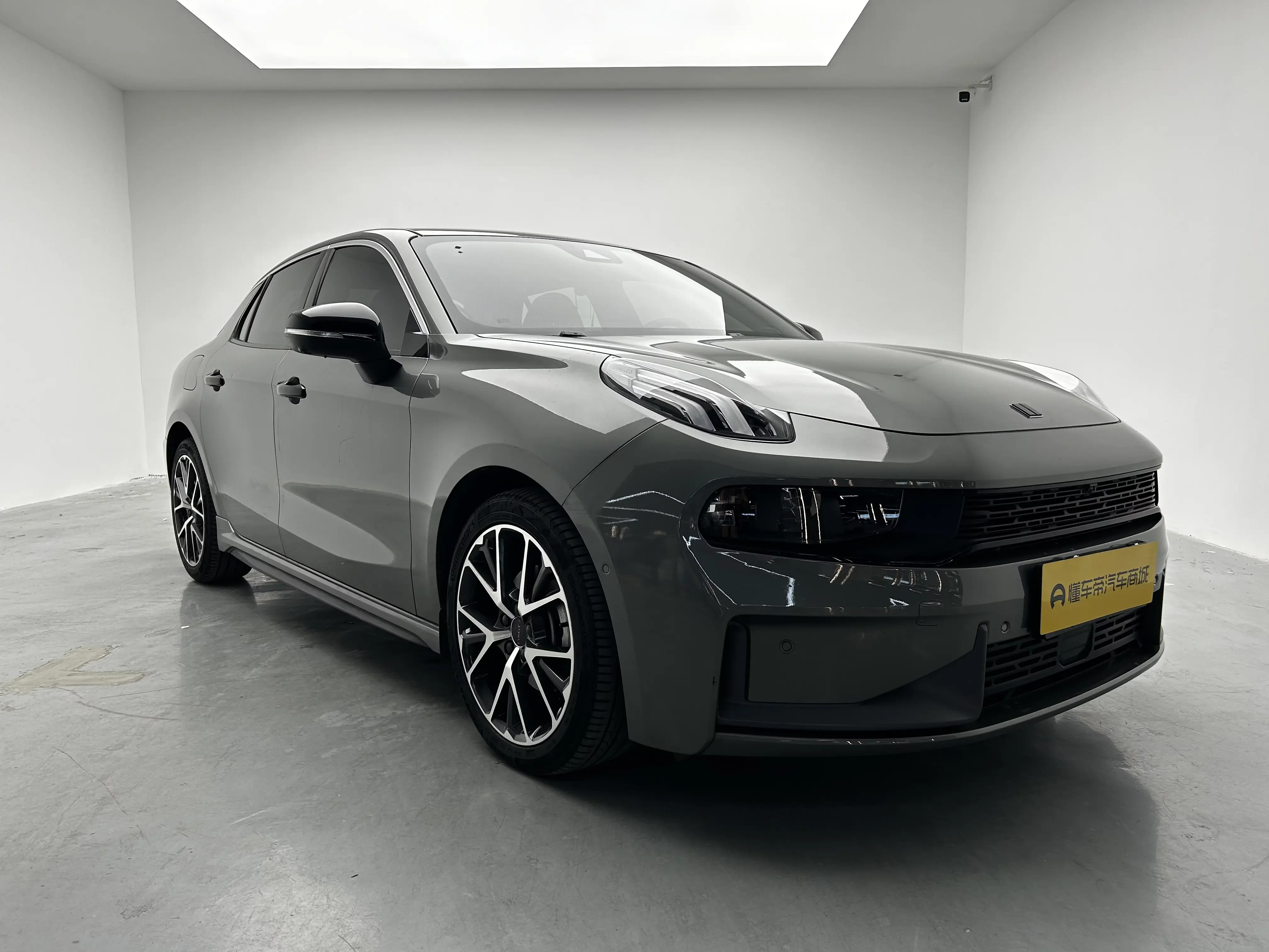 Lynk & Co 03
