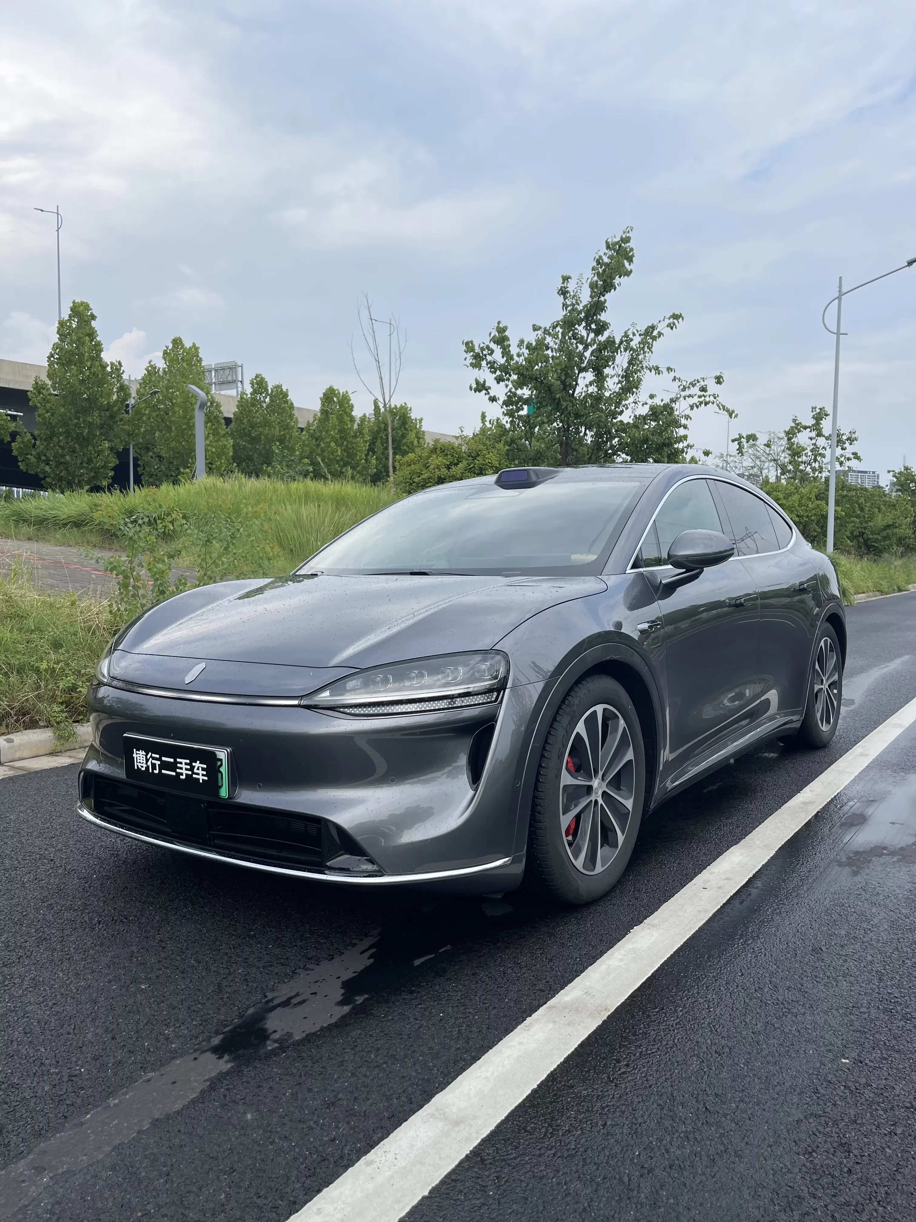 Luxeed Zhijie R7