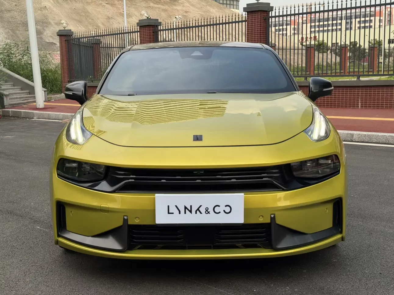 Lynk & Co 03