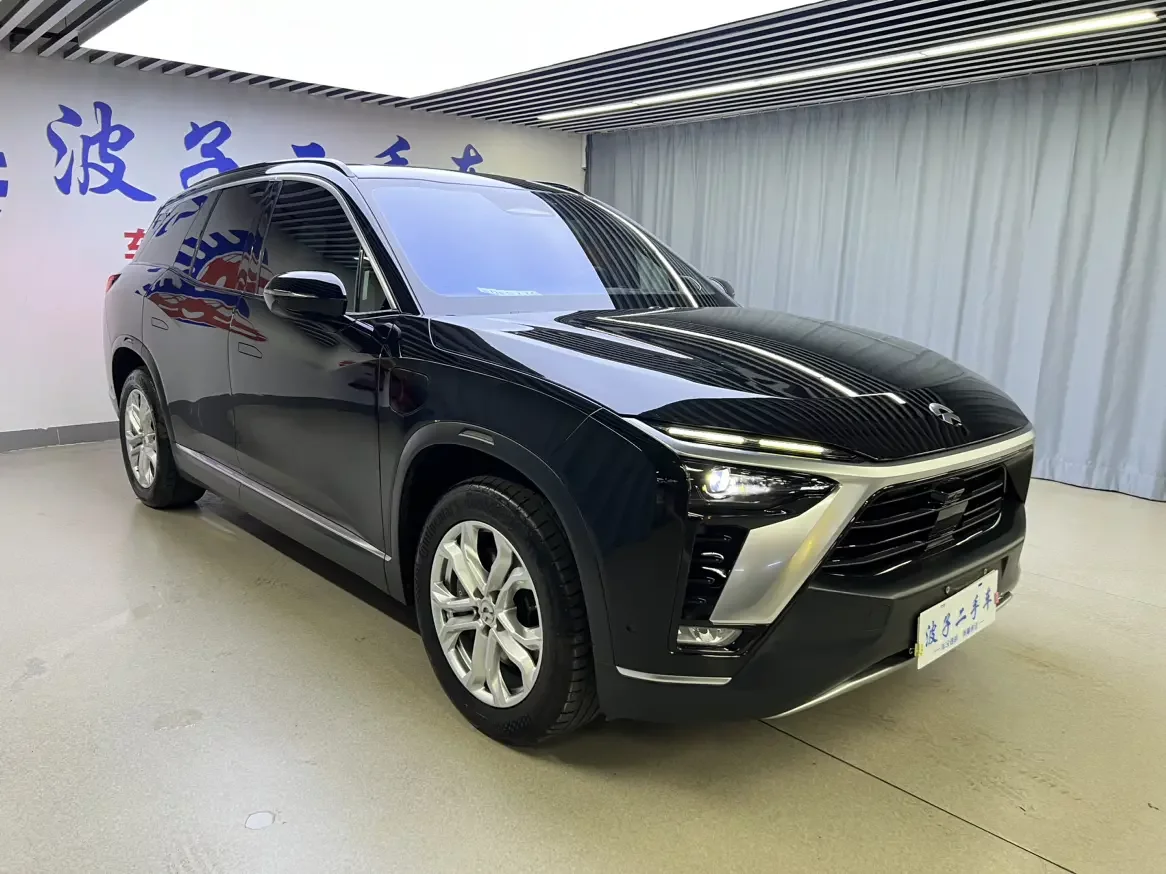 NIO ES8