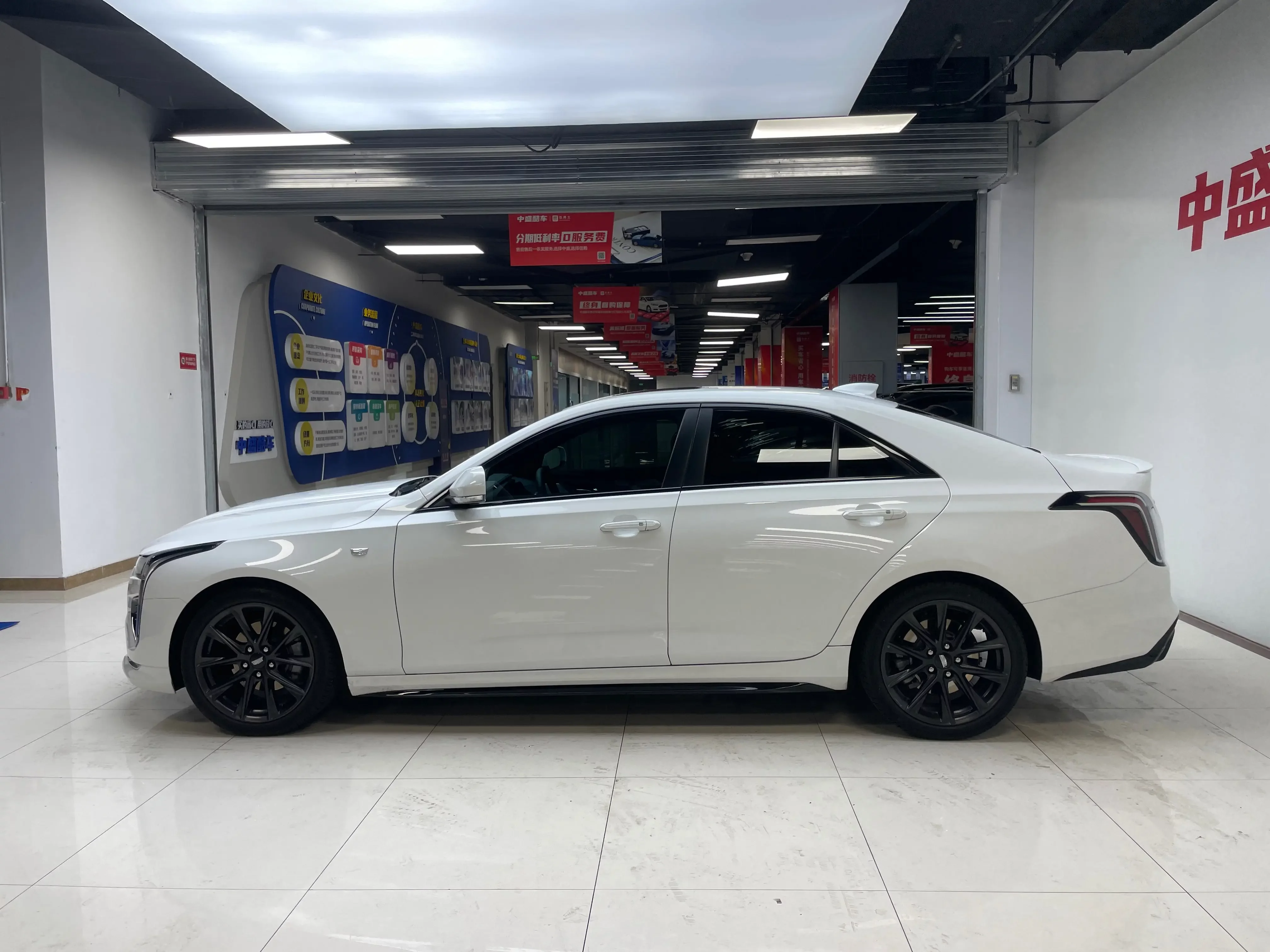 Cadillac CT4
