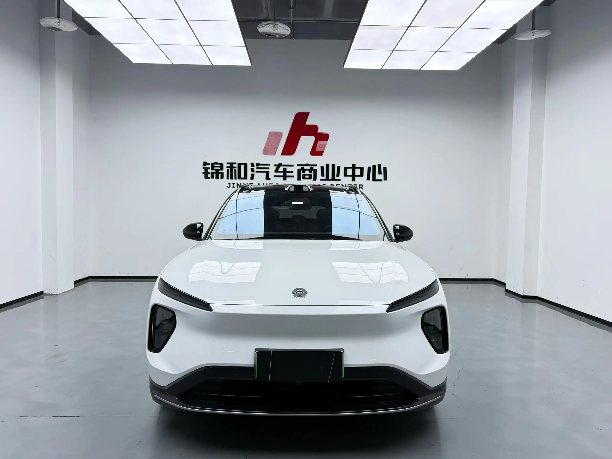 NIO ES6