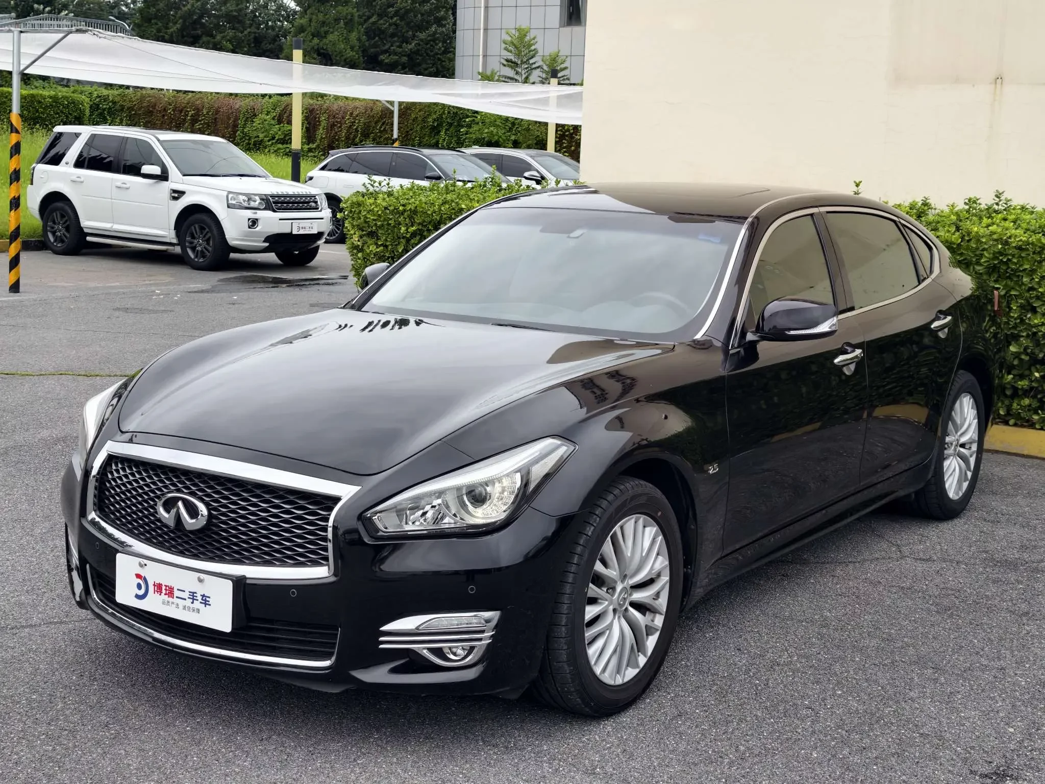 Infiniti Q70