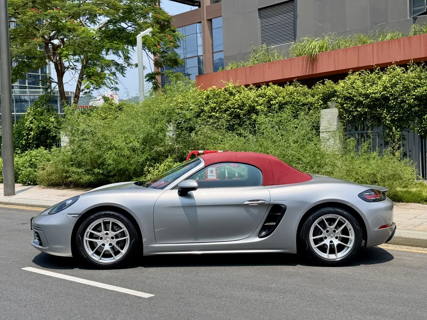 Porsche 718