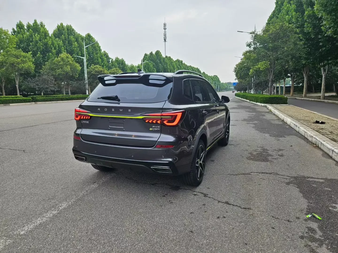 Roewe eRX5
