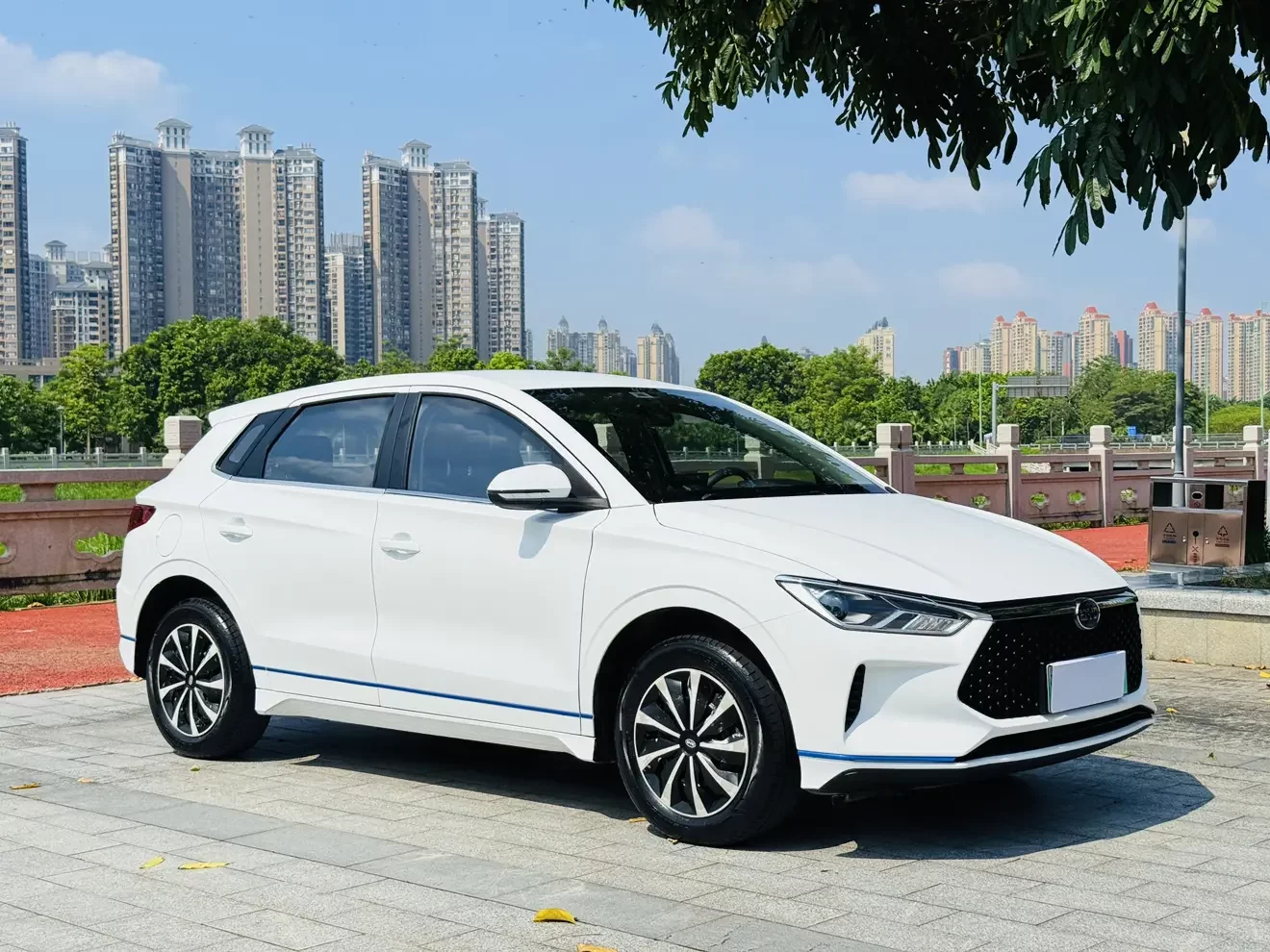 BYD e2