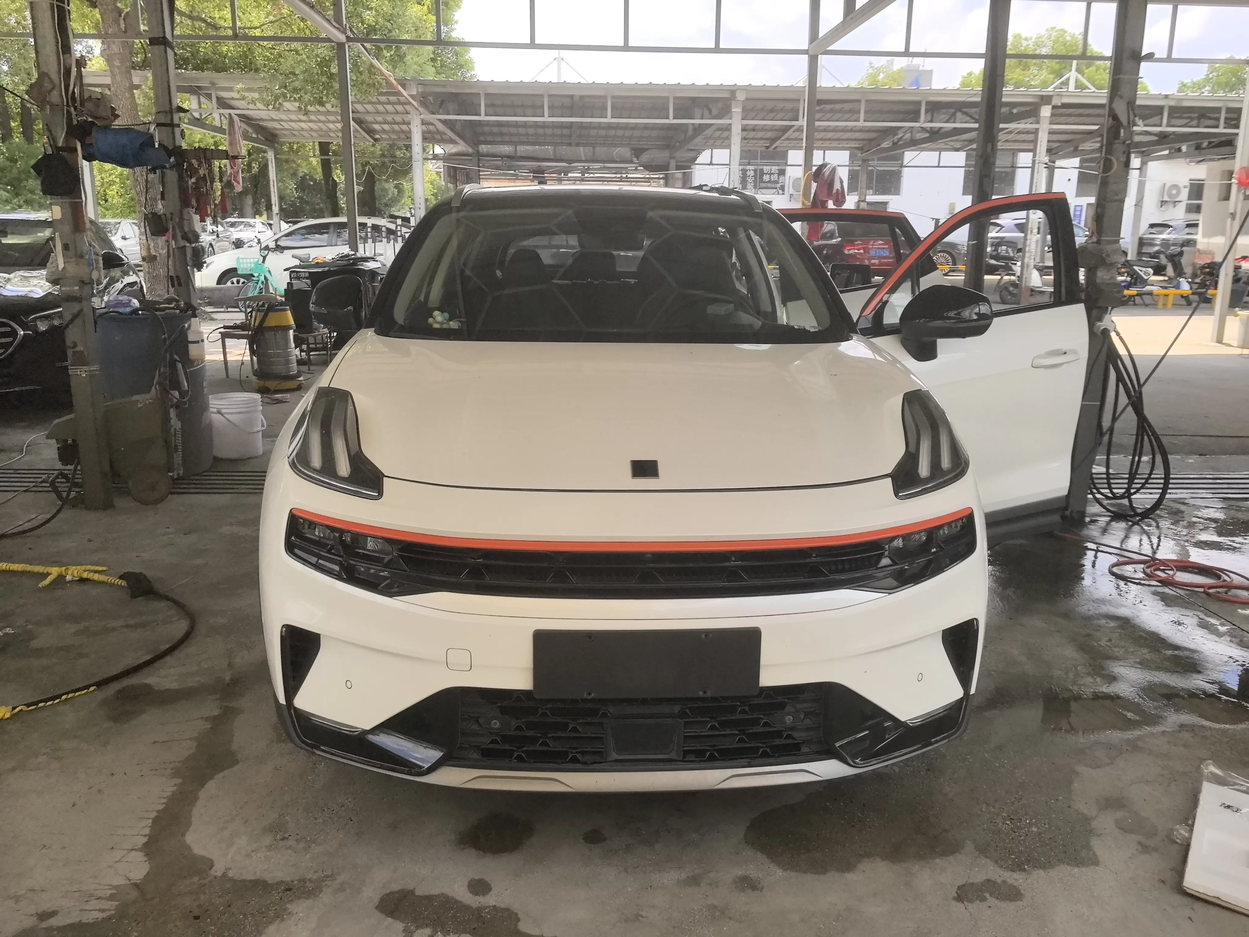 Lynk & Co 06