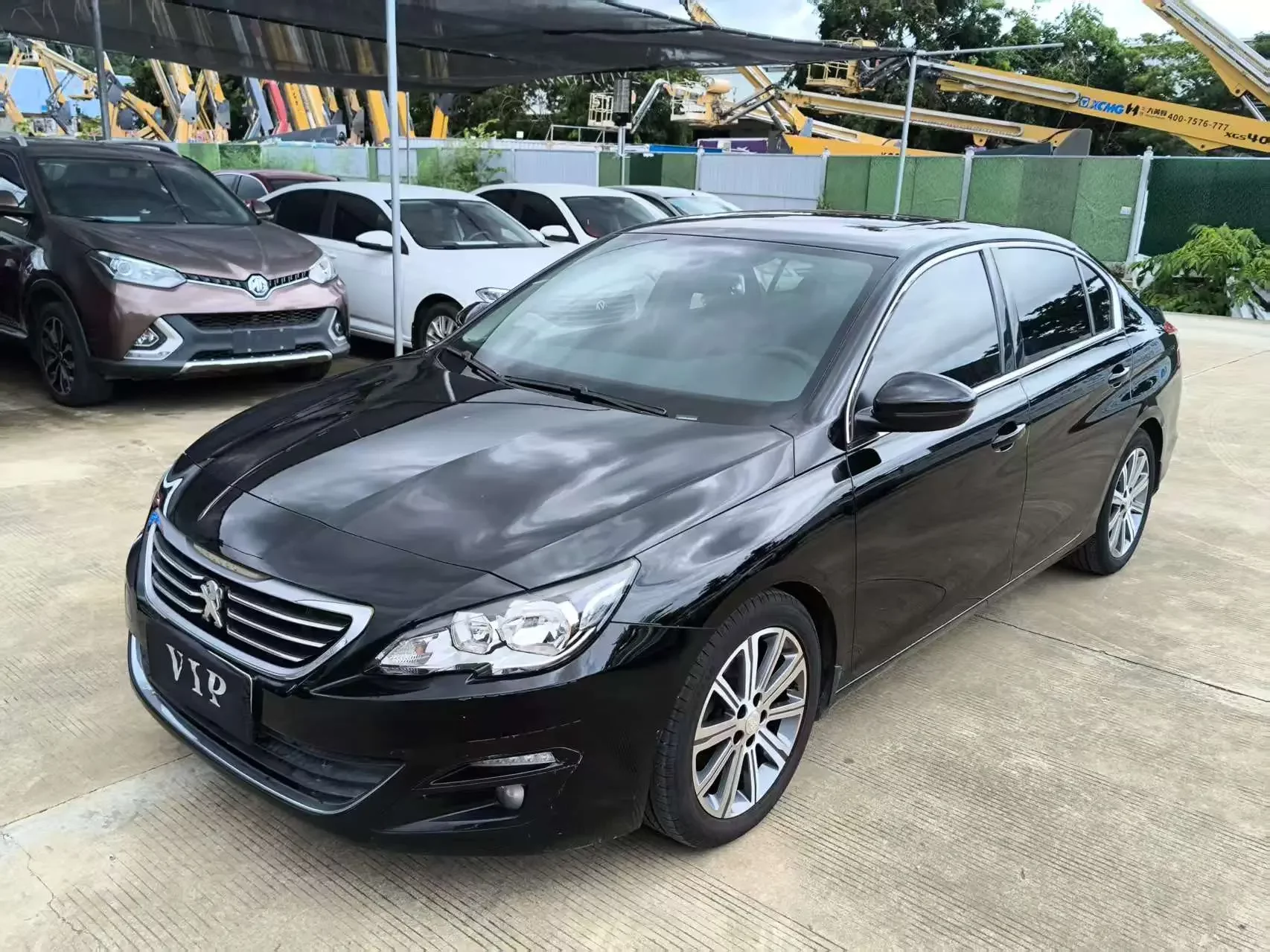 Peugeot 408
