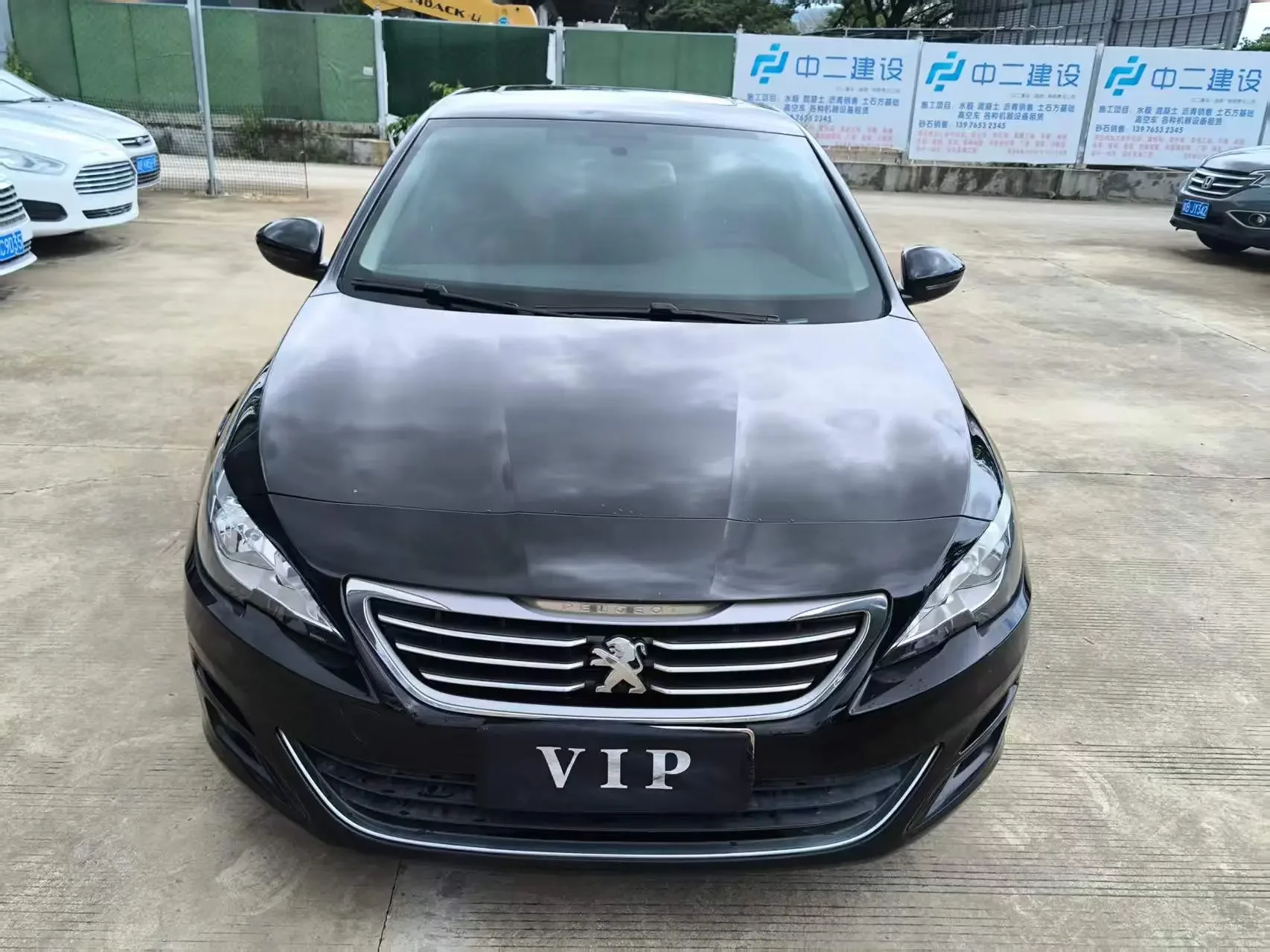 Peugeot 408