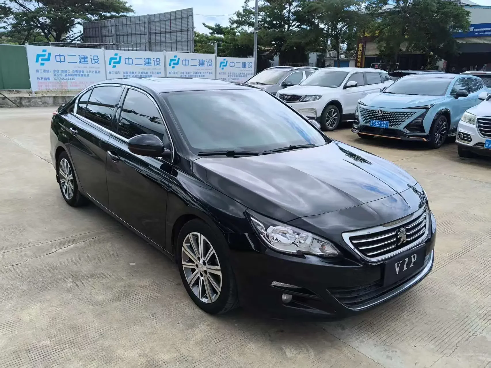 Peugeot 408